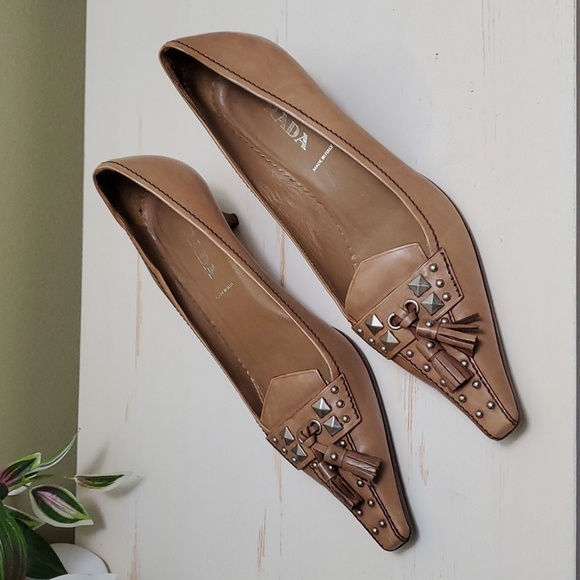 Prada | Tan Leather Kitten-heel Loafer Pumps Sz 37 - Picture 1 of 12